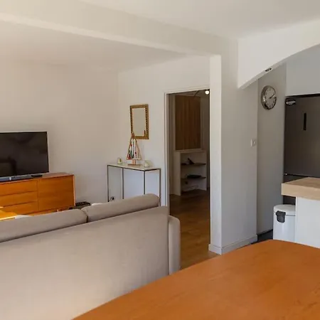 T2 Avec Terrasse. Piscine/parking דירה סן טרופז